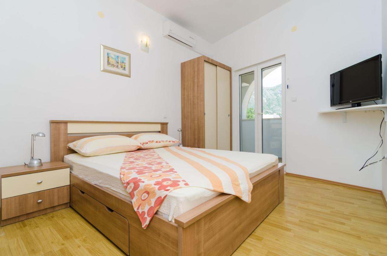 Rooms & Apartments Barisic 米利尼 外观 照片