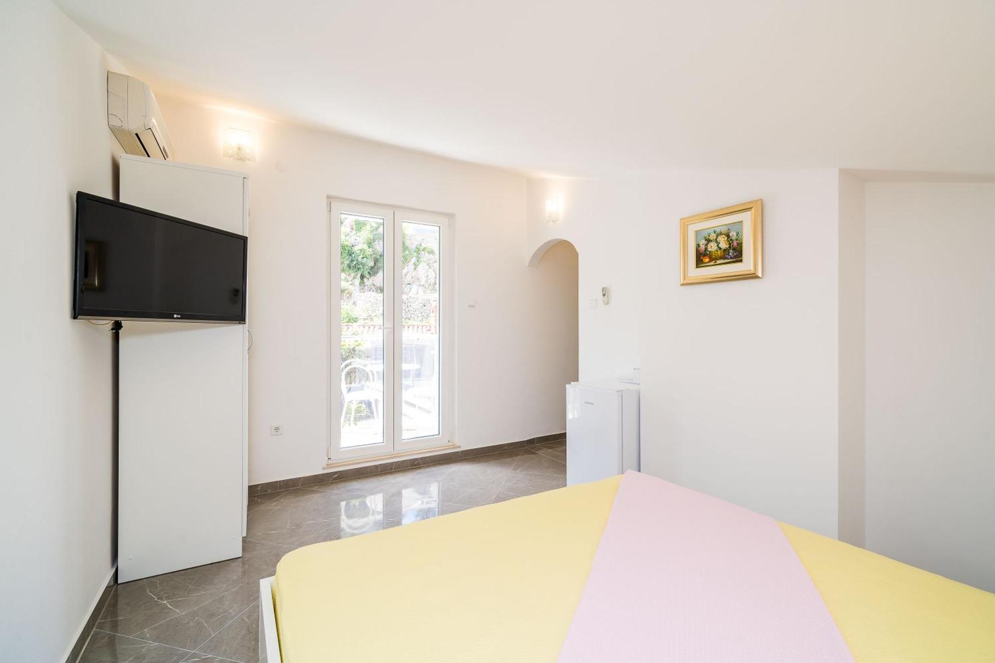 Rooms & Apartments Barisic 米利尼 客房 照片